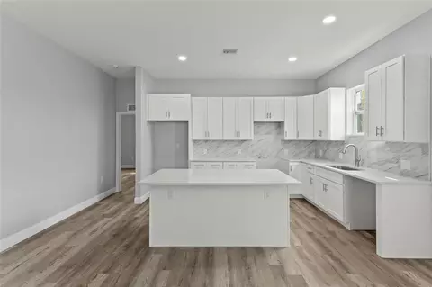 Kitchen - 3707 20th St E, Bradenton, FL 34208 photo 1 of 3