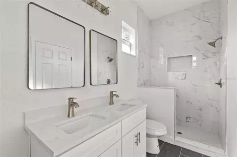 Bath - 3707 20th St E, Bradenton, FL 34208 photo 2 of 3