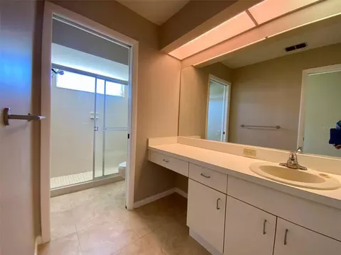 Bath - 4310 Murfield Dr E, Bradenton, FL 34203 photo 1 of 2