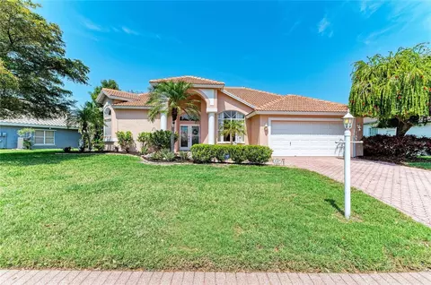 4107 72nd Ave E, Sarasota, FL 34243