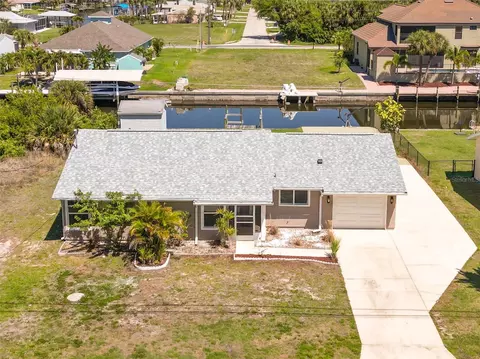 18310 Van Nuys Cir, Port Charlotte, FL 33948