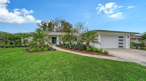 1967 Brookhaven Dr, Sarasota, FL 34239