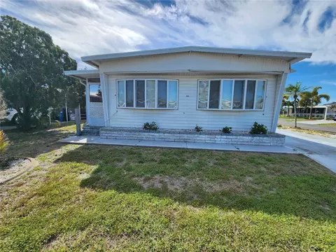 305 Batan Ct, Bradenton, FL 34207