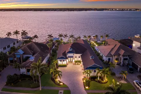 664 Regatta Way, Bradenton, FL 34208