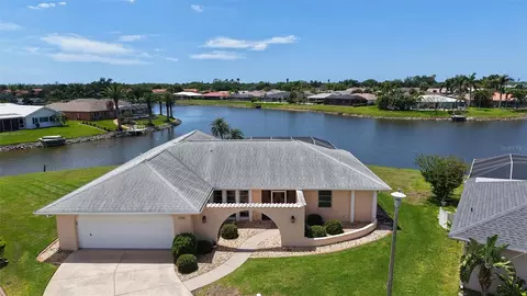 1735 S Gondola Ct, Venice, FL 34293