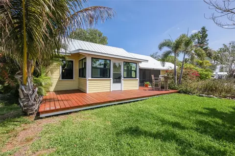 7030 Poinsettia Ave, Longboat Key, FL 34228
