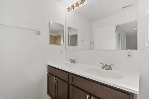 Bath - 12808 Hampton Hill Dr, Riverview, FL 33578 photo 4 of 4