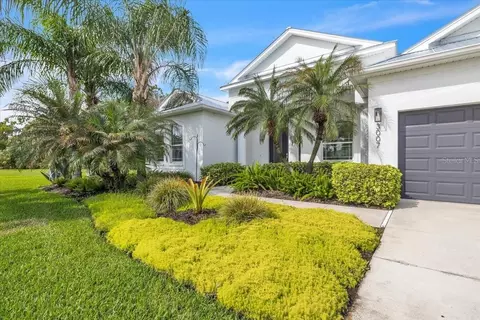 Exterior - 3007 160th Ter E, Parrish, FL 34219 photo 4 of 17