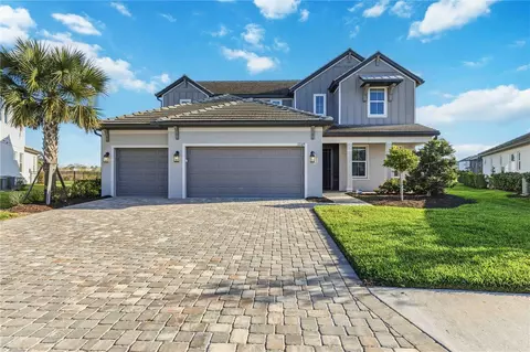 17109 Sweetwater Village Dr, Lakewood Ranch, FL 34211