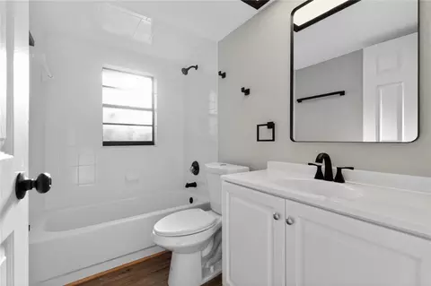 Bath - 1060 E Rockefeller Ln, Hernando, FL 34442 photo 1 of 4