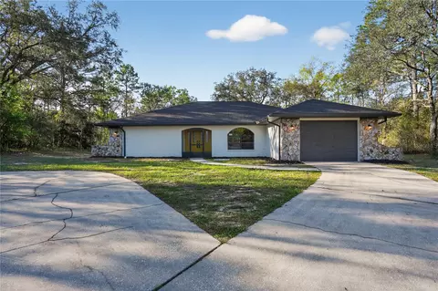 Exterior - 1060 E Rockefeller Ln, Hernando, FL 34442 photo 9 of 10