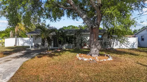 4003 36th St W, Bradenton, FL 34205