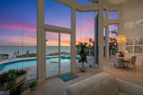 3636 Fair Oaks Pl, Longboat Key, FL 34228