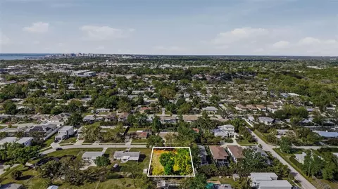 2320 Florinda St, Sarasota, FL 34231