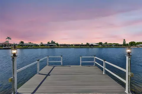405 Blackhawk Cir, Sun City Center, FL 33573