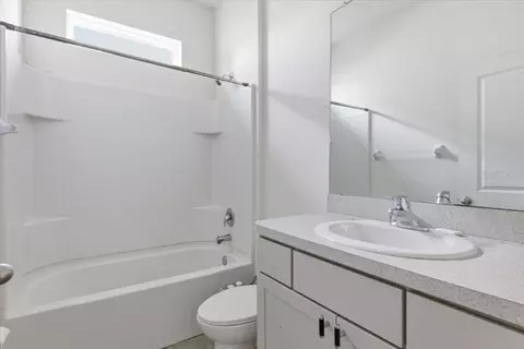 Bath - 6702 Devesta Loop, Palmetto, FL 34221 photo 3 of 4