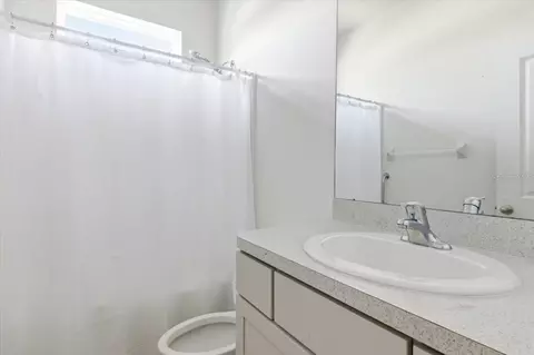 Bath - 6702 Devesta Loop, Palmetto, FL 34221 photo 4 of 4