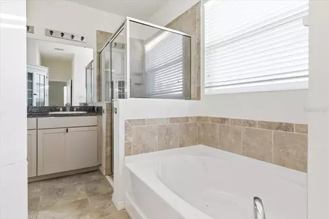 Bath - 6702 Devesta Loop, Palmetto, FL 34221 photo 1 of 4