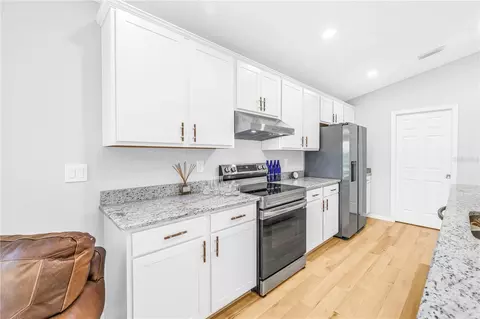 Kitchen - 6646 162nd Pl E, Parrish, FL 34219 photo 6 of 7