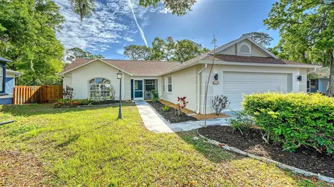 4668 Hamlets Grove Dr, Sarasota, FL 34235