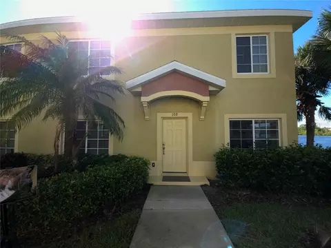 3511 45th Ter W #108, Bradenton, FL 34210