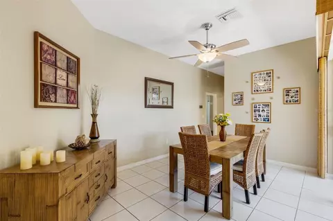 Dining - 14110 18th Pl E, Bradenton, FL 34212 photo 4 of 7
