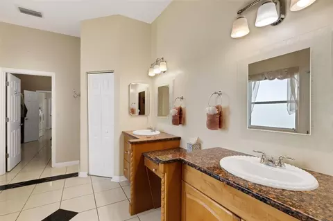 Bath - 14110 18th Pl E, Bradenton, FL 34212 photo 1 of 6