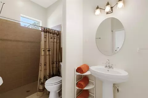 Bath - 14110 18th Pl E, Bradenton, FL 34212 photo 6 of 6