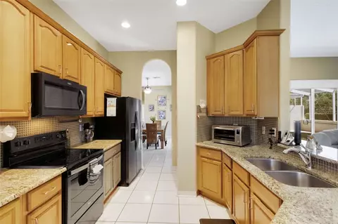 Kitchen - 14110 18th Pl E, Bradenton, FL 34212 photo 6 of 9