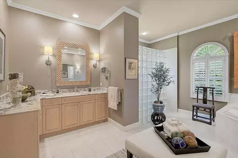 Bath - 448 E Macewen Dr, Osprey, FL 34229 photo 4 of 7