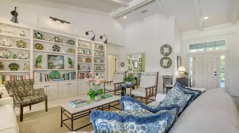 Living - 434 Macewen Dr, Osprey, FL 34229 photo 5 of 7