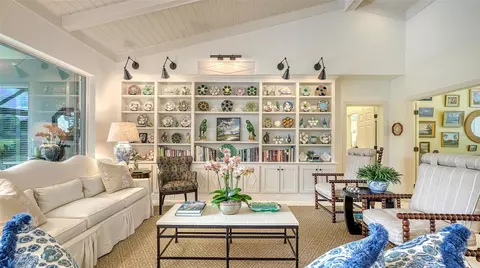 Living - 434 Macewen Dr, Osprey, FL 34229 photo 3 of 7