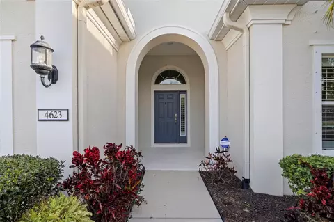 4623 Claremont Park Dr, Bradenton, FL 34211