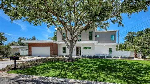 2010 Hyde Park Cir, Sarasota, FL 34239