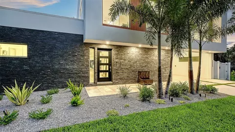 2050 Euclid Ter, Sarasota, FL 34239