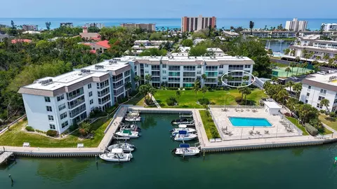 605 Sutton Pl #201, Longboat Key, FL 34228