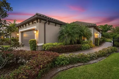 10225 Highland Park Pl, Palmetto, FL 34221