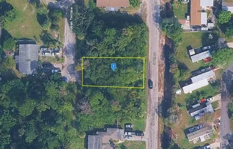 3225 S 7th St, Fort Pierce, FL 34982