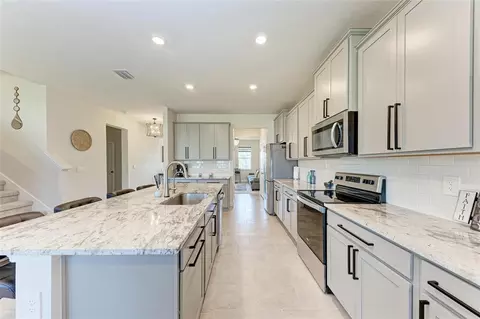 Kitchen - 5336 Grove Mill Loop, Bradenton, FL 34211 photo 1 of 5
