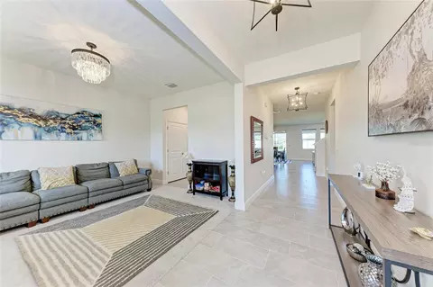 Entry Way - 5336 Grove Mill Loop, Bradenton, FL 34211 photo 2 of 4
