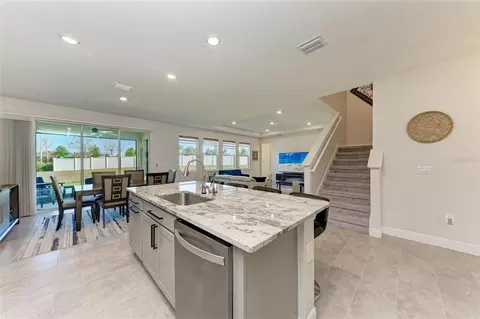 Kitchen - 5336 Grove Mill Loop, Bradenton, FL 34211 photo 5 of 5