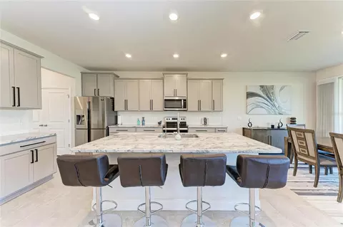 Kitchen - 5336 Grove Mill Loop, Bradenton, FL 34211 photo 3 of 5