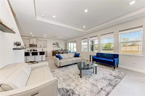 Living - 5336 Grove Mill Loop, Bradenton, FL 34211 photo 5 of 5