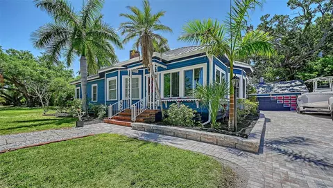204 24th St W, Bradenton, FL 34205