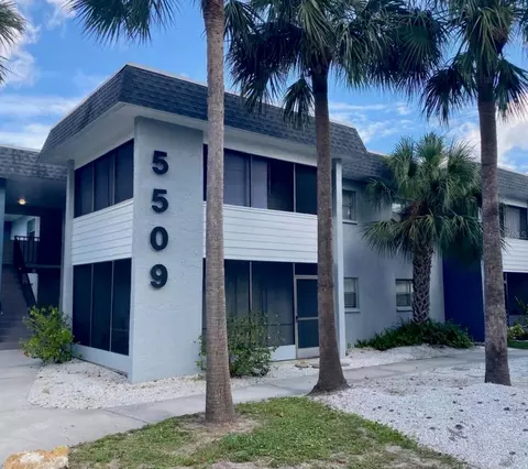 5509 Fountain Lake Cir #C102, Bradenton, FL 34207