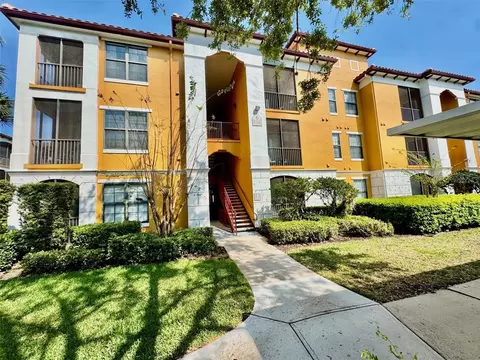 8341 38th Street Cir E #201, Sarasota, FL 34243