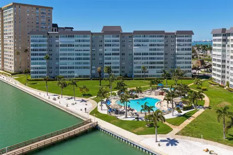 5130 Brittany Dr S #1002, Saint Petersburg, FL 33715