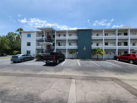 5842 Welcome Rd #J2, Bradenton, FL 34207