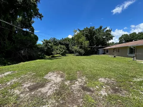 Exterior - 1031 30th Ave E, Bradenton, FL 34208 photo 4 of 6