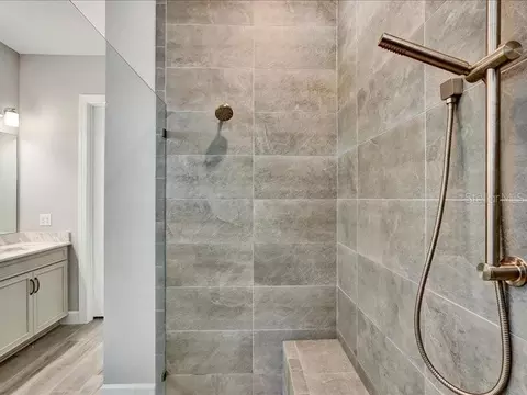 Bath - 14958 Contenta Loop, Bradenton, FL 34211 photo 2 of 6